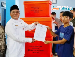 Hanapi Lubis Salurkan 40 Fish Box untuk Poklahsar Air Bangis, Dukung Ekonomi Nelayan Pesisir