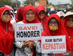 Keadilan yang Tertunda: Kisah Haru Guru Honorer TH di Prabumulih