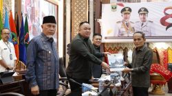 Rapat Paripurna DPRD Sumbar Bahas APBD 2026, Fraksi-Fraksi Sampaikan Kritik dan Masukan Tajam!