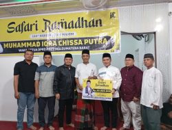 Safari Ramadan di Batipuh Panjang, Iqra Chissa Putra Serahkan Bantuan Rp20 Juta untuk Musala Abdullah